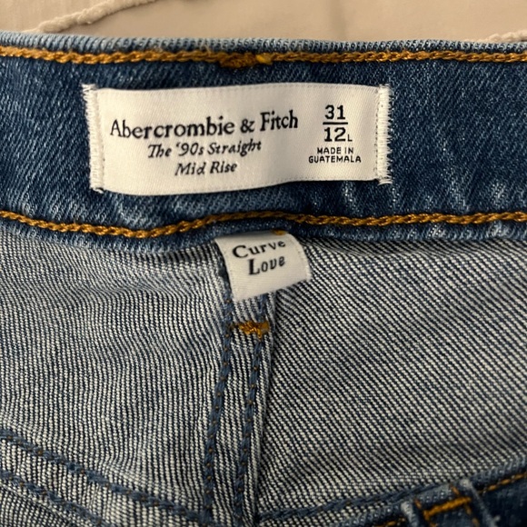 NWT- Abercrombie and Fitch mid rise 90s straight curve love jeans — size 12L - Picture 2 of 7